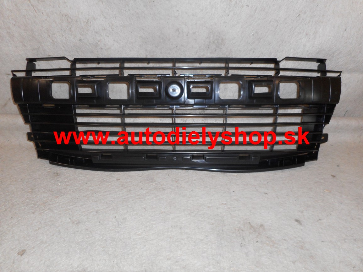 Peugeot 206+ 2/2009- Stredná mriežka predného nárazníka, čierna