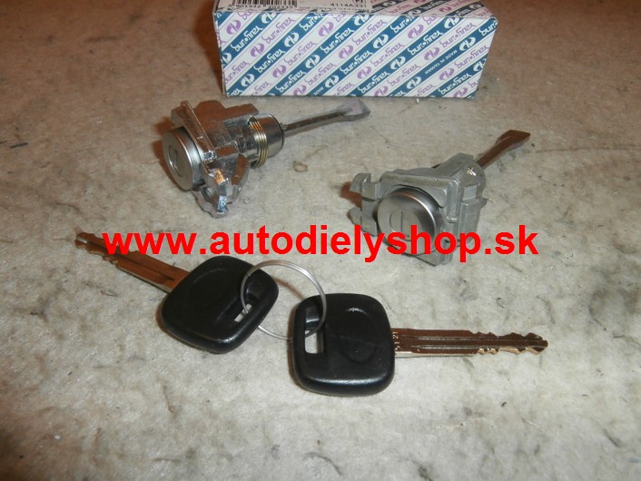 Toyota COROLLA 3/5dv 7/04- 2x zámok dverí + 2 x klúč