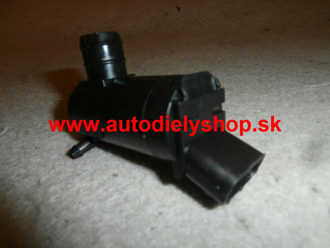 Toyota RAV 4 94-6/00 motorček ostrekovača stieračov 