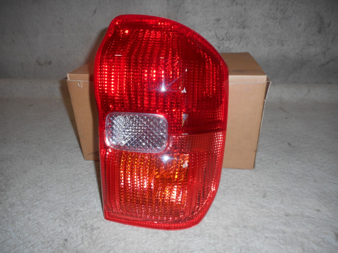 Toyota RAV 4 6/00-12/03 zadné svetlo Pravé