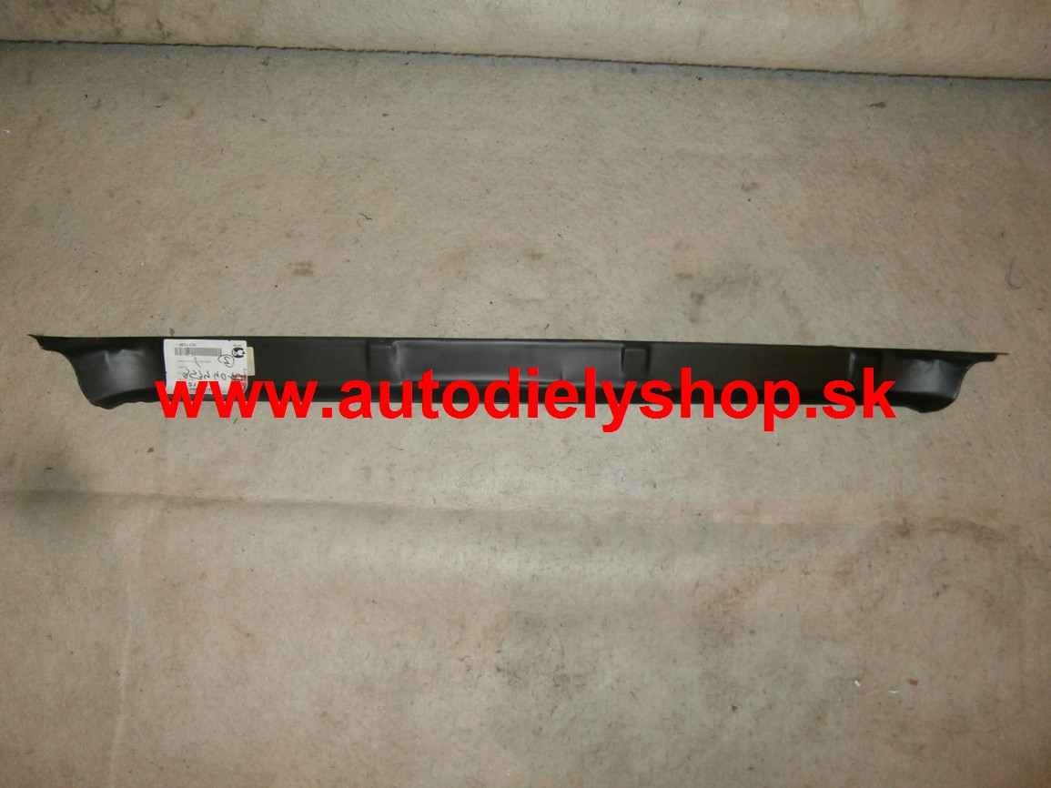 VW GOLF II 8/83-7/92 vnútorný lem dverí na vodičove dvere 