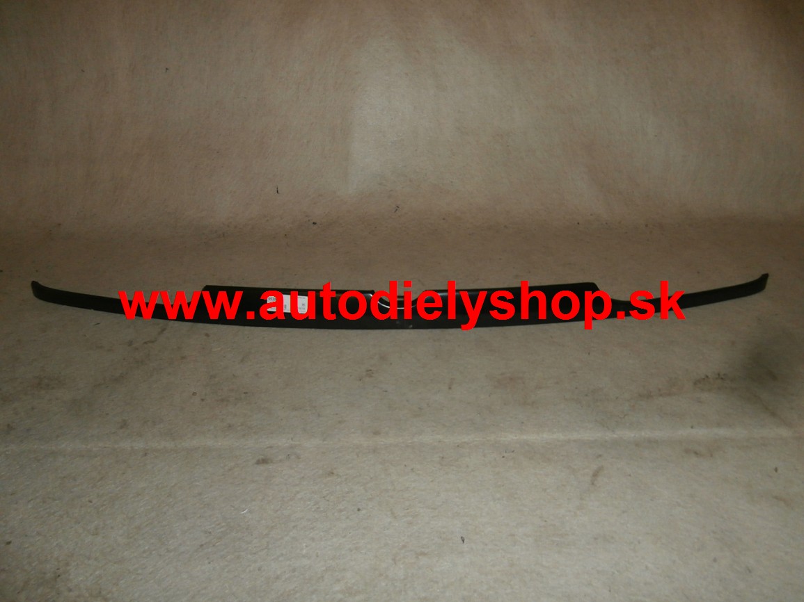 VW GOLF III 9/91-4/99 lišta masky na maľovanie 