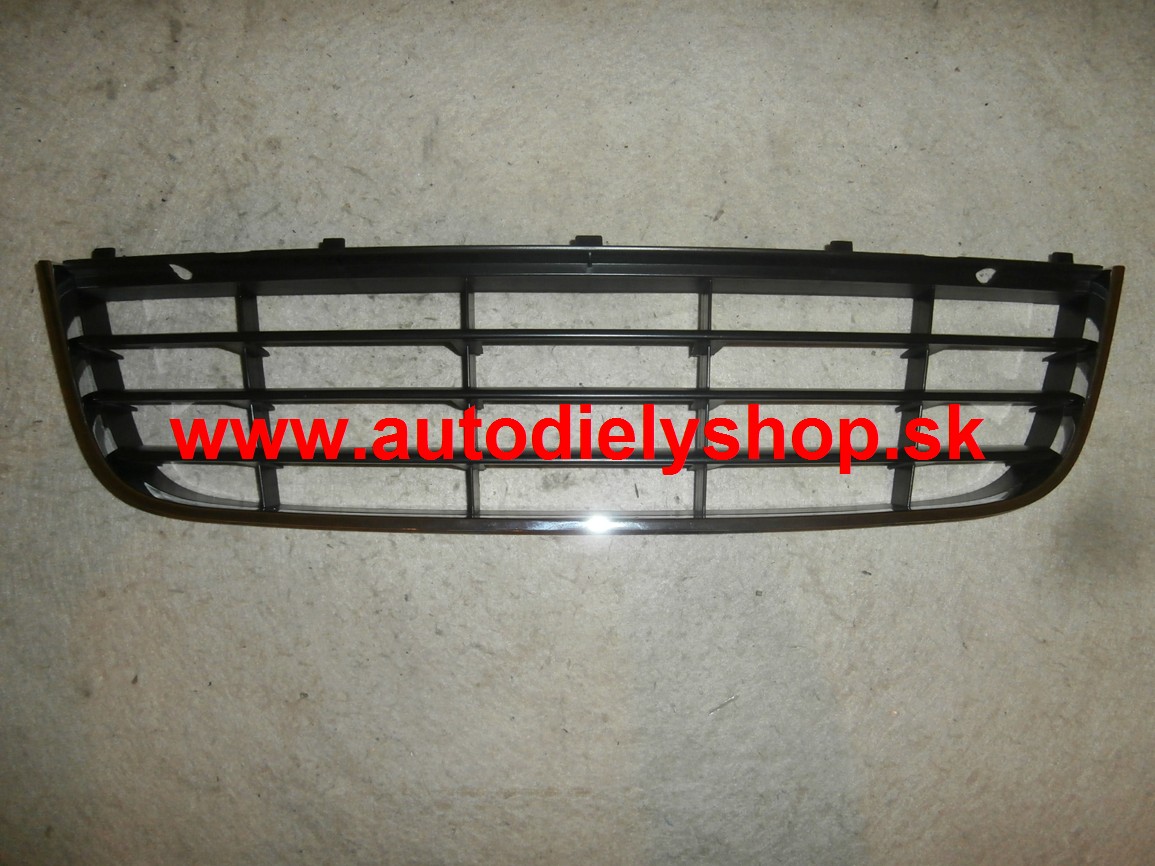 VW JETTA 8/2005-9/2010  kryt v narazníku s chromovou lišou 