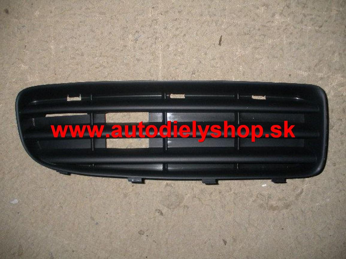 Škoda Octavia 9/00- kryt v nárazníku pravý 