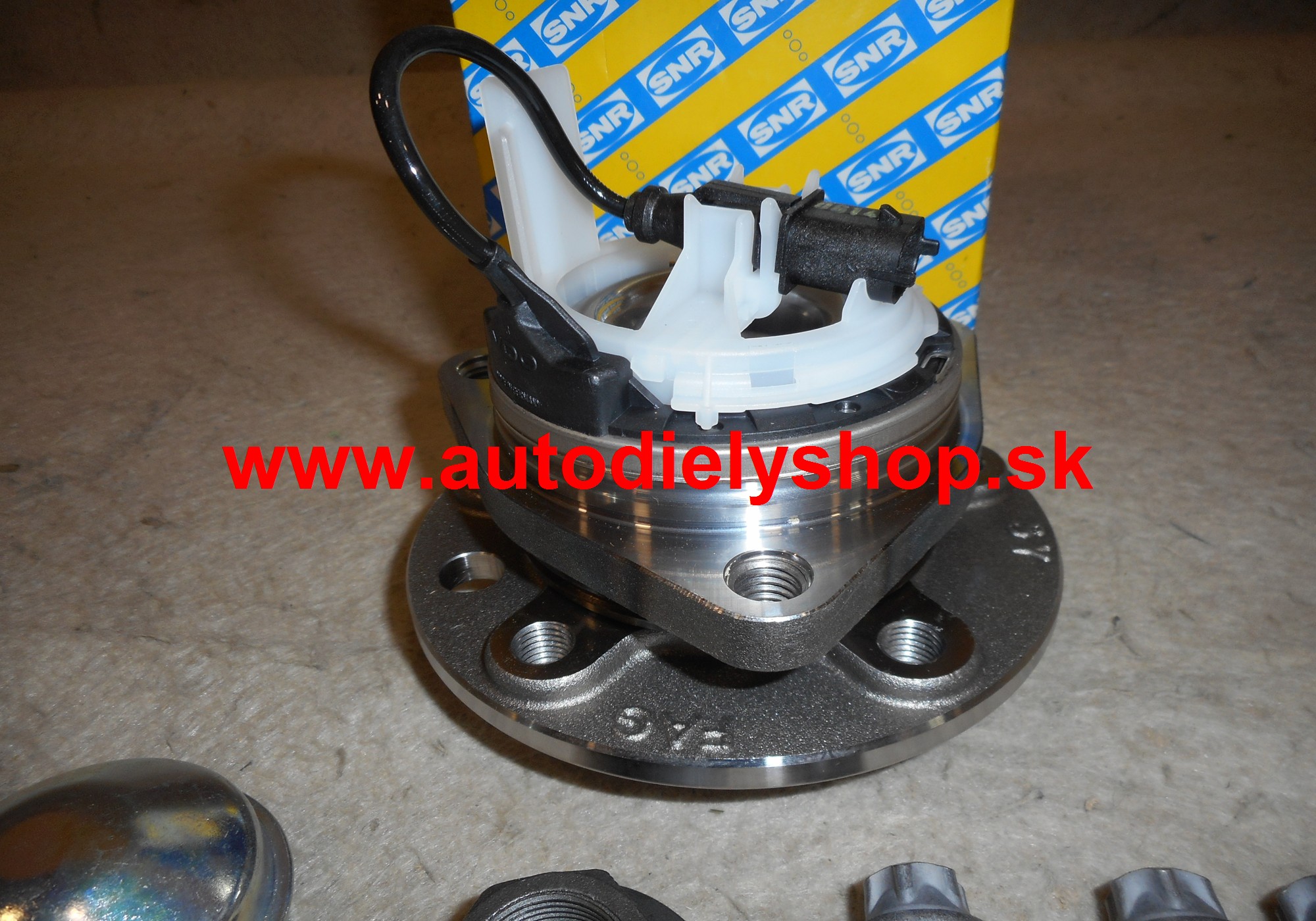 Opel SIGNUM 5/03-8/05 náboj predného kolesa Pravý / SNR /