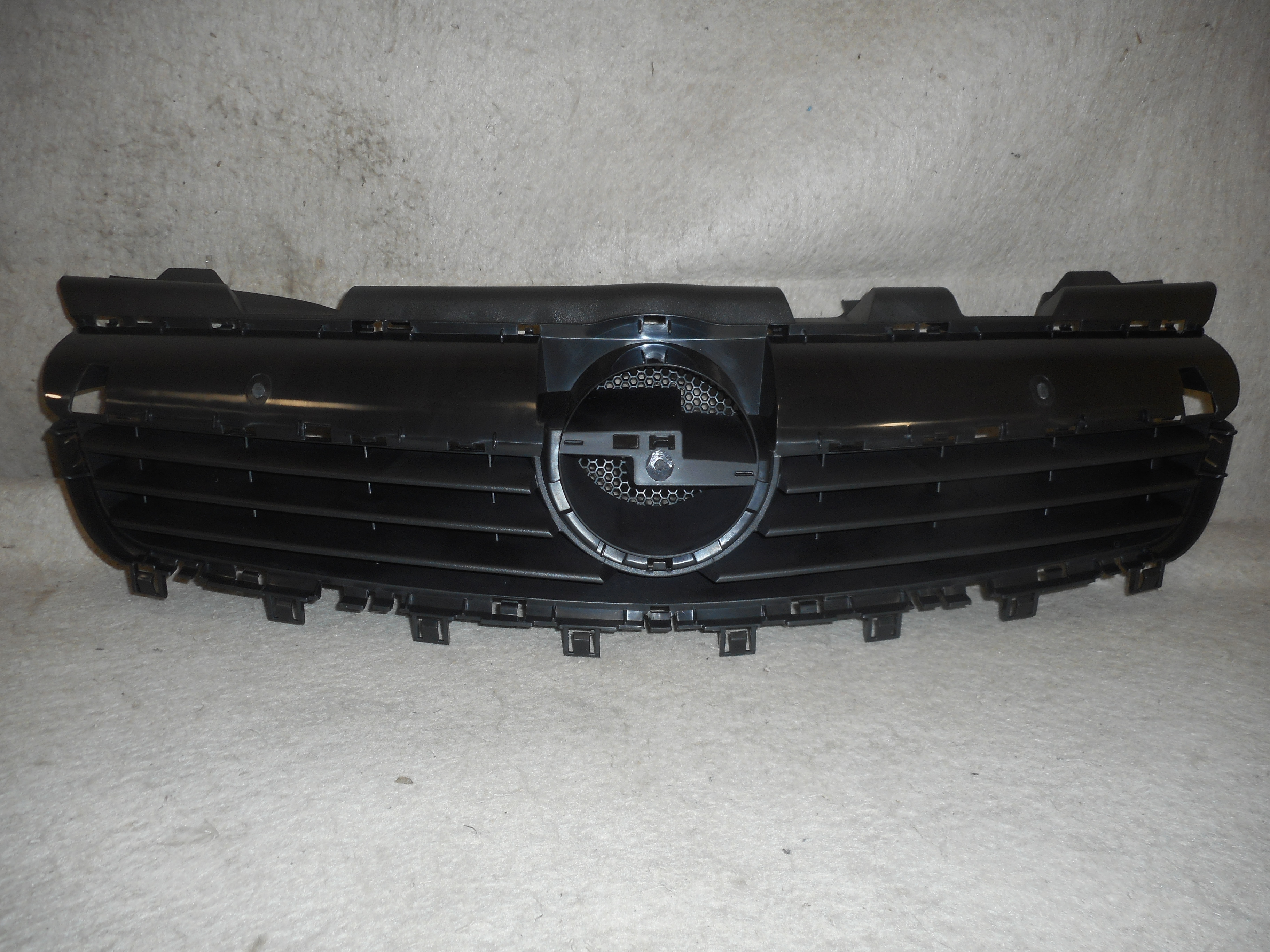 Opel ZAFIRA 10/05-2/08 predná maska