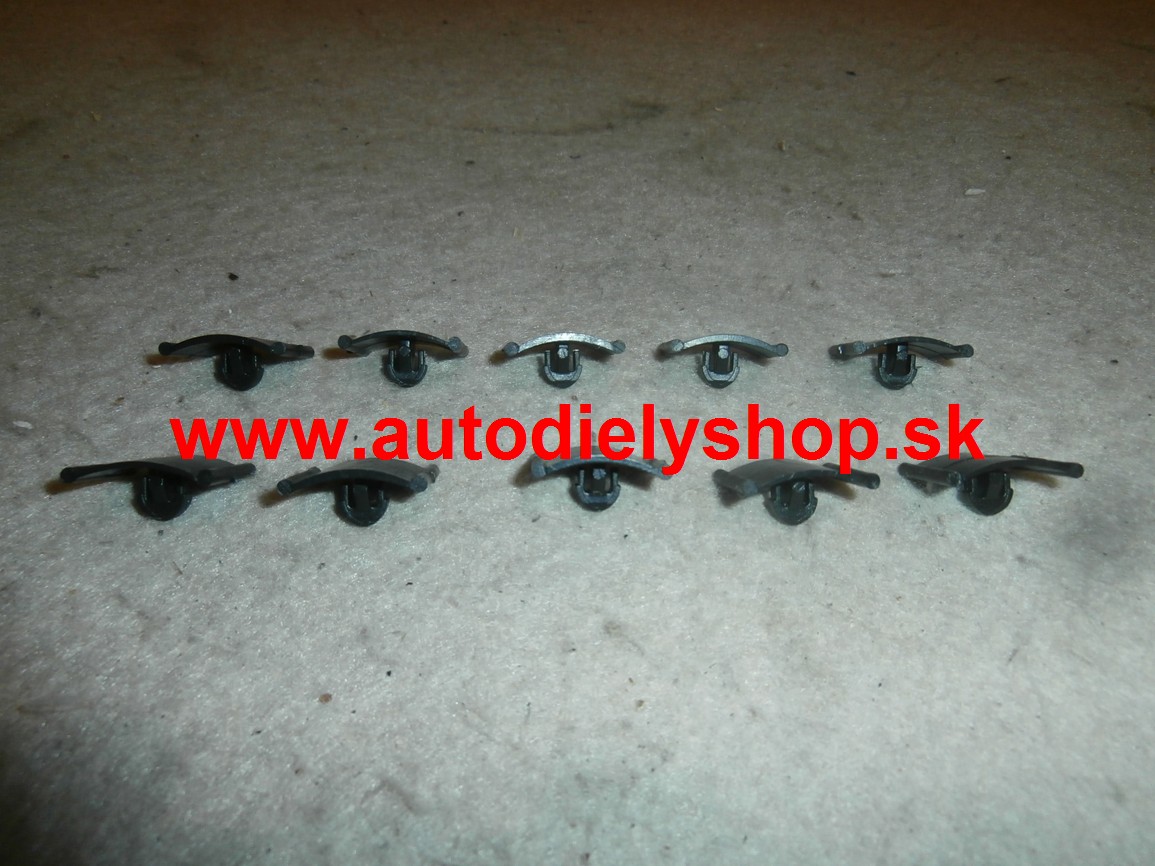 Opel ZAFIRA 10/05-2/08 príchytky izolácie kapoty 10 ks