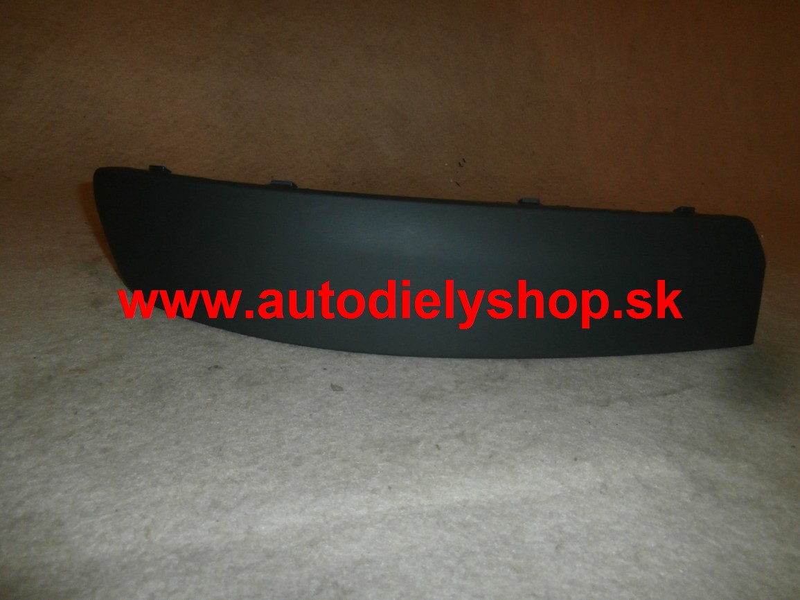 VW TRANSPORTER T5 4/03- lišta v nárazníku sivá pravá