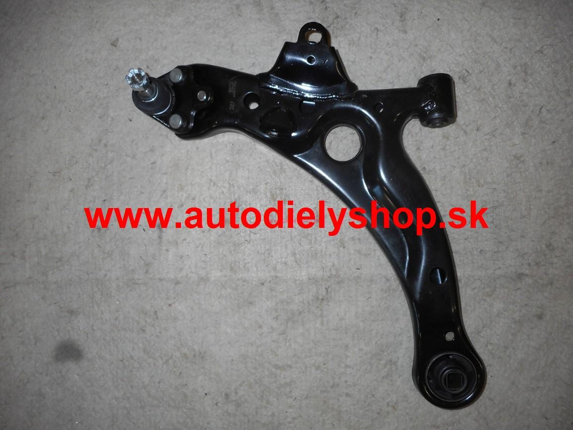 Toyota AVENSIS 10/97-9/00 predné rameno Lavé 
