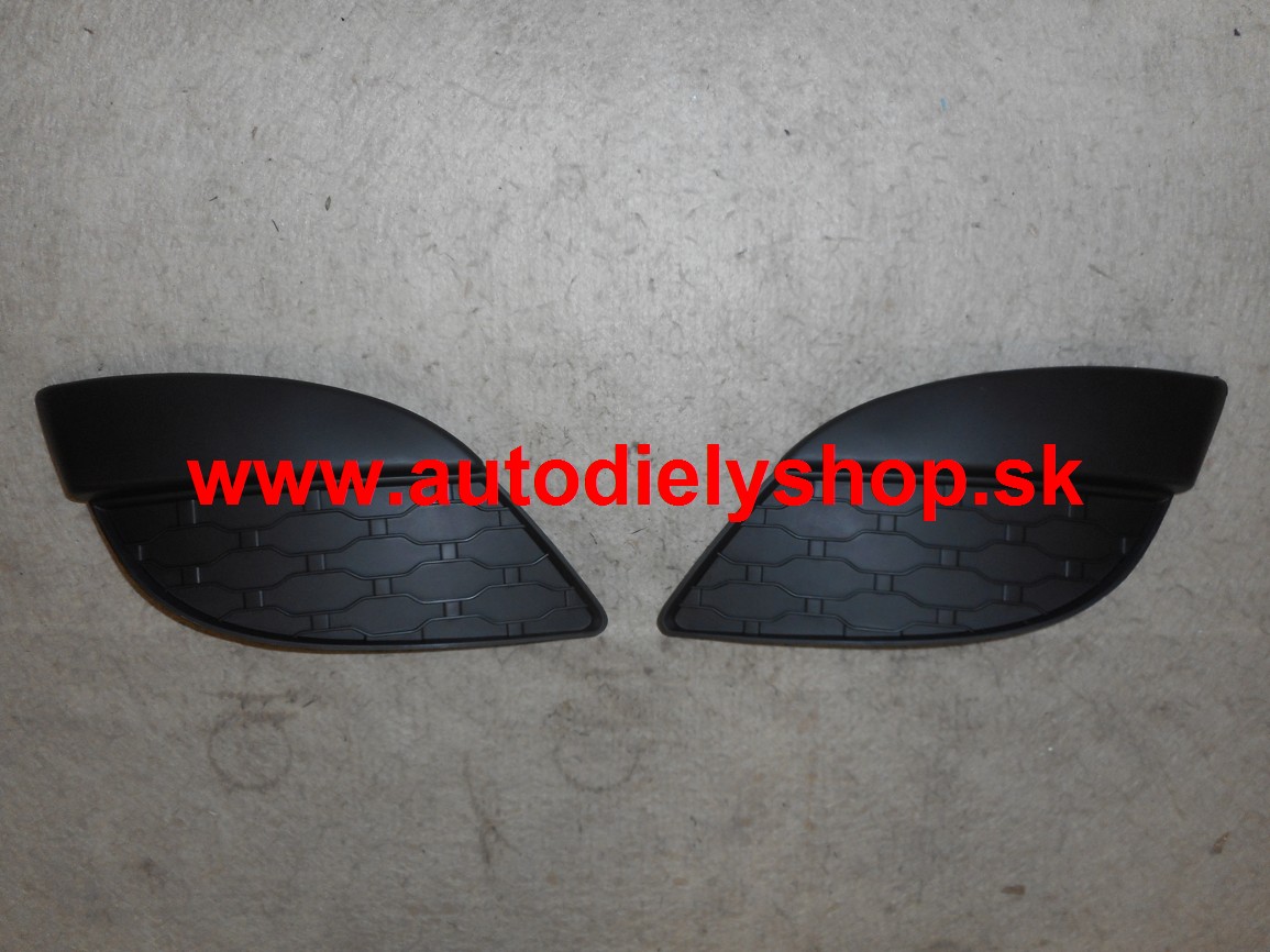 Renault TWINGO 8/2007-2012 kryt v nárazníku bez otvorov na hmlovky  sada L+P