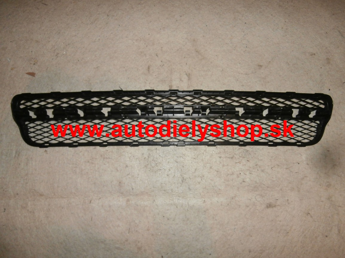 VW TOUAREG 10/02-12/2006  Stredná mriežka pred. nárazníka, čierna , ORIGINÁL