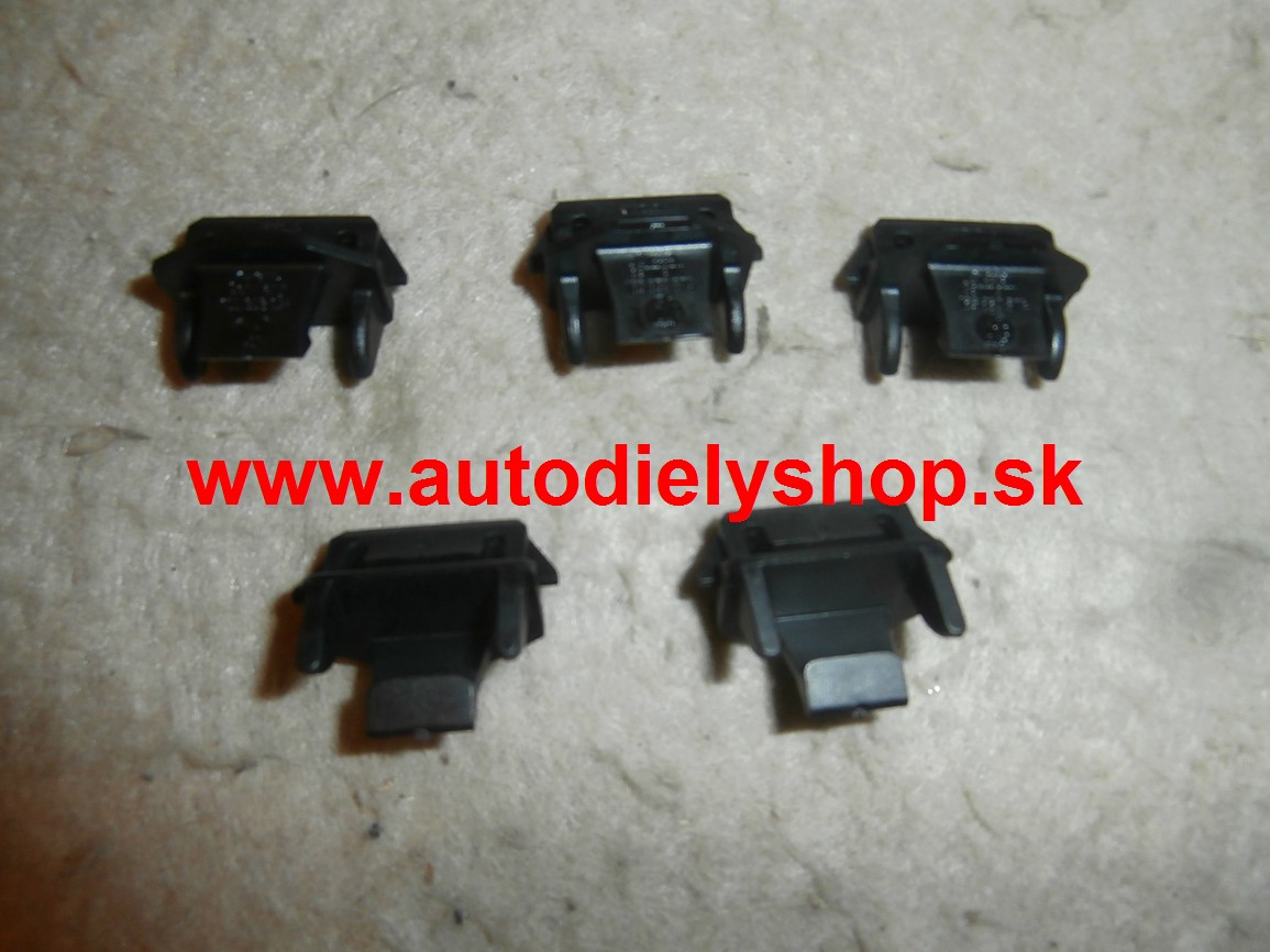 VW GOLF II 8/83-7/92 príchytky prednej masky 5 ks
