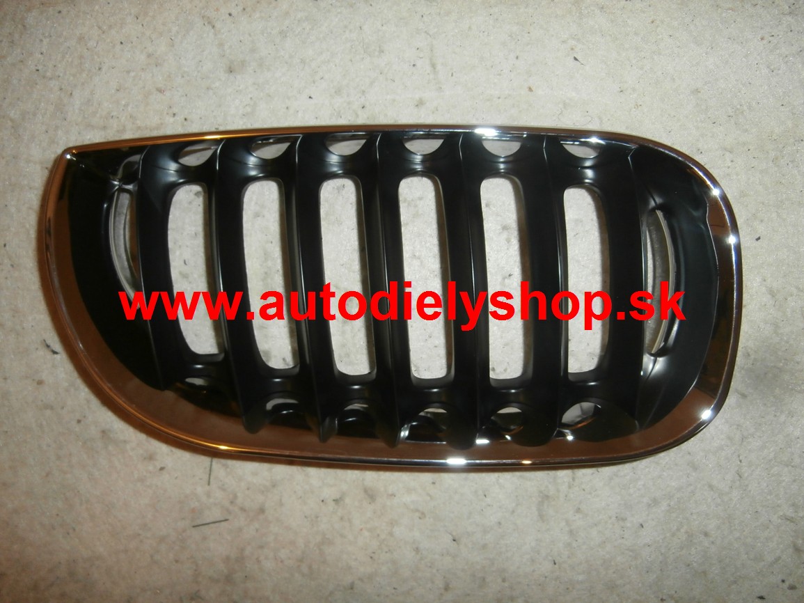 BMW X3 E83 1/04-10/06 maska do kapoty Pravá / chromovo čierna