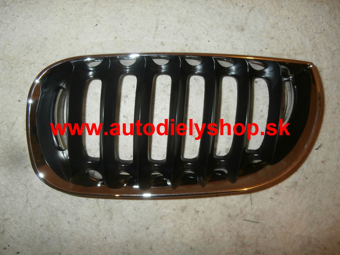 BMW X3 E83 1/04-10/06 maska do kapoty Lavá / chromovo čierna