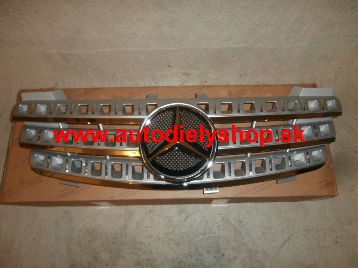 Mercedes M /W164/ 7/2005-  Predná mriežka, chrom - strieborná BEZ ZNAKU