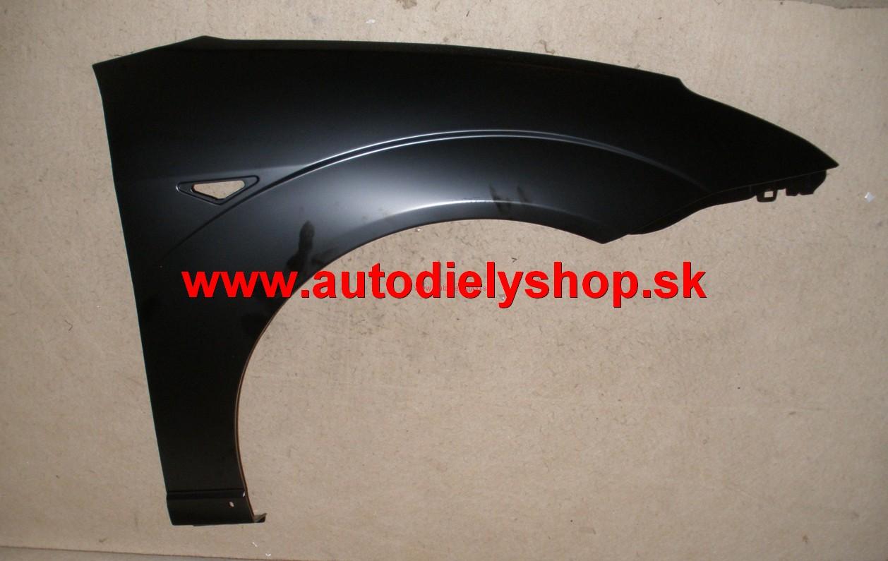 Ford Focus 98-04 blatník pravý 
