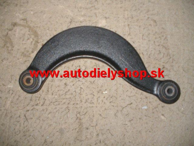  Ford Focus 98-04 zadné rameno horné pravé.
