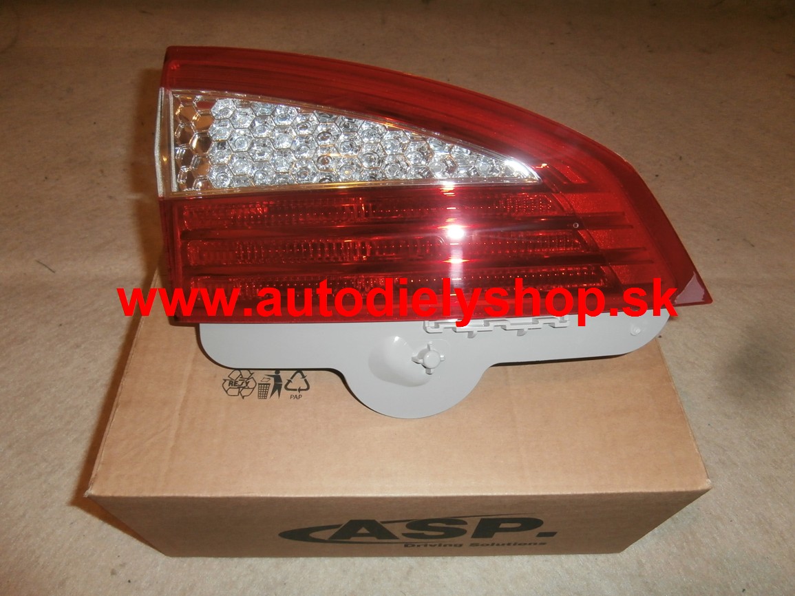  Ford MONDEO 8/2007 zadné svetlo vnútorne ľavé, Kombi