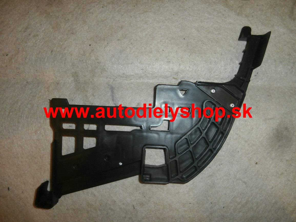 Hyundai TUCSON 04 - 03/2010 spodný držiak predného nárazníka pravý.
