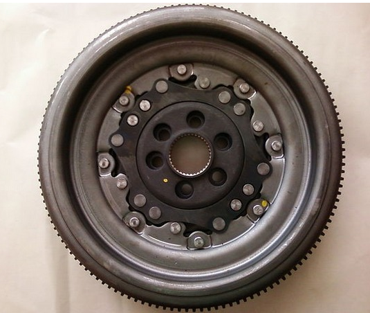 BMW 3 E46 4/98-8/01 dvojhmotný zotrvačník /320D/ LUK