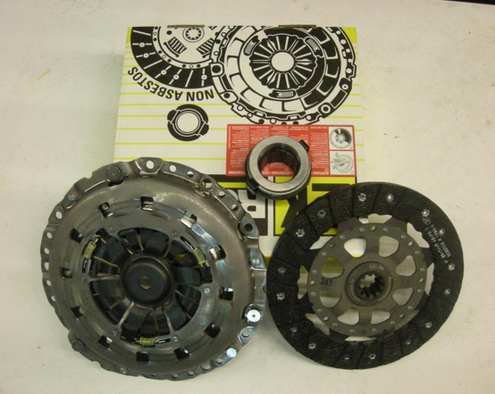BMW 3 E46 9/01-3/05 spojková sada 316i / LUK