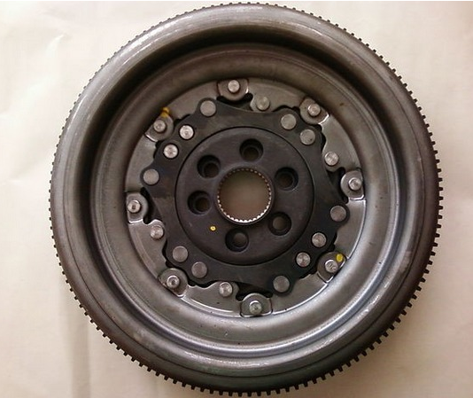 BMW 3 E46 9/01-3/05 dvojhmotný zotrvačník /320D/ LUK