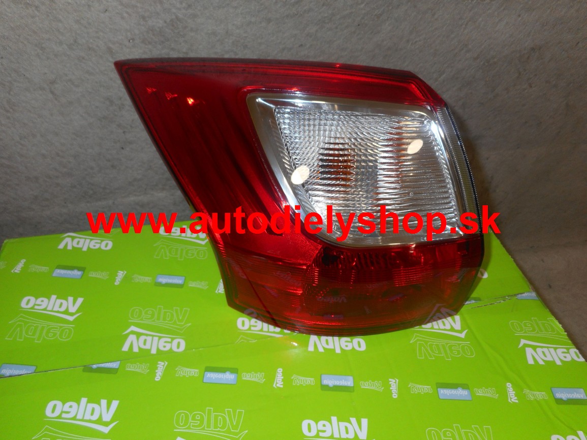 Ford C-MAX II 12/10- Zadné svetlo vonkajšie ľavé / pre 7 miestnu verziu /