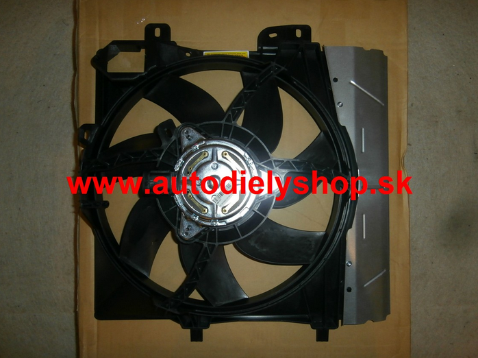 Citroen C3 PICASSO 09-ventilátor chladiča / všetky motory /