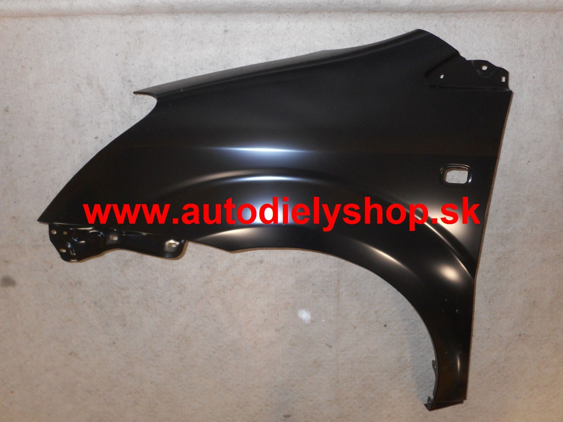 Toyota COROLLA VERSO 4/04-2007 predný blatník ľavý