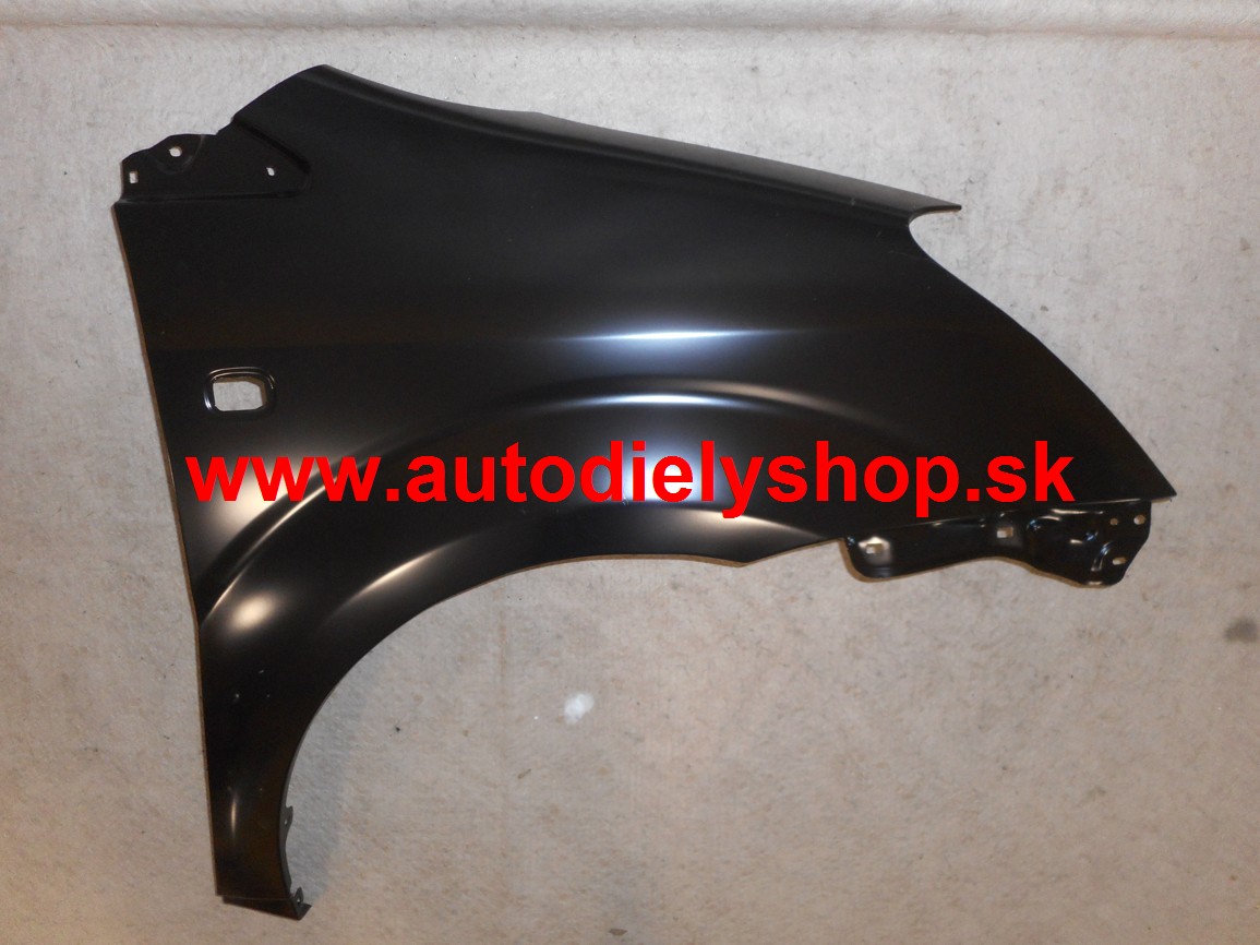 Toyota COROLLA VERSO 4/04-2007 predný blatník pravý