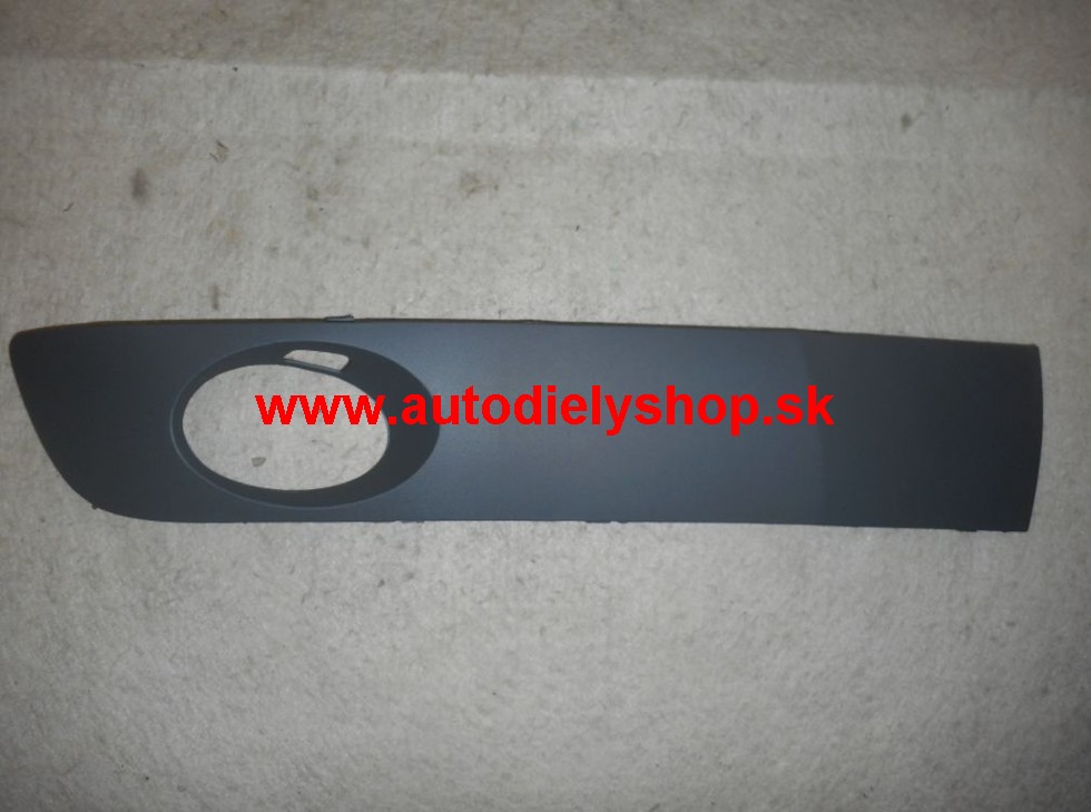 VW TRANSPORTER T5 11/2009- mriežka nárazníka pravá,s otvorom