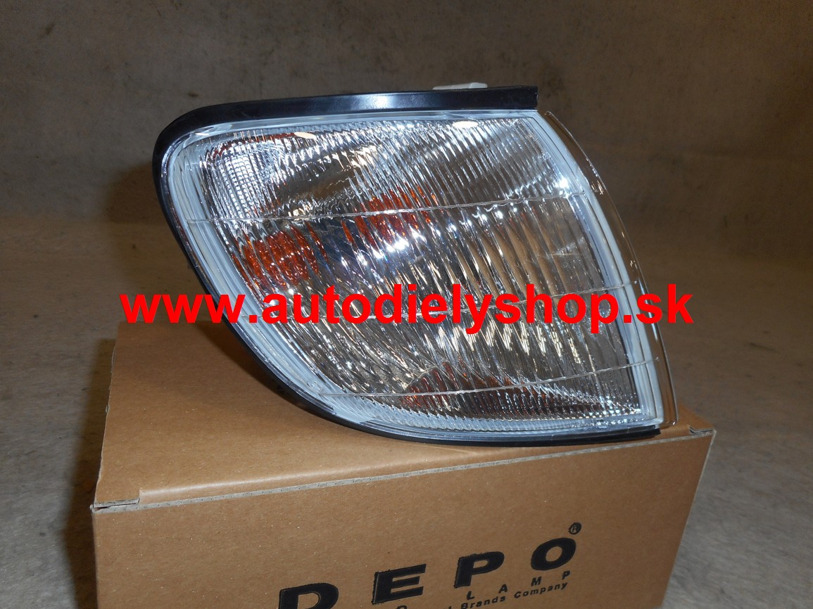 Hyundai H1 01/1998- predná smerovka pravá, biela, ryhovaná