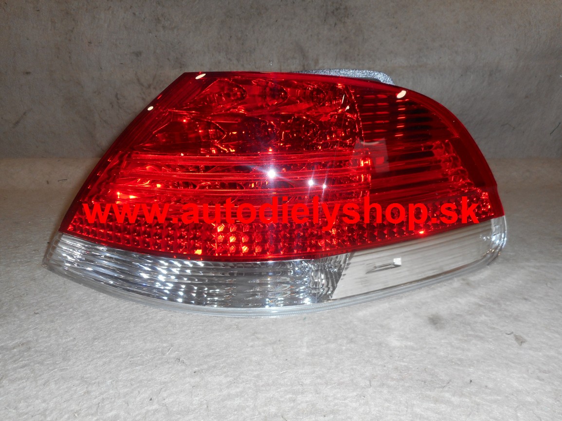 BMW 7 E65, E66 10/2001-2009 zadné svetlo vonkajšie pravé (s obj.) [03 / 05-]