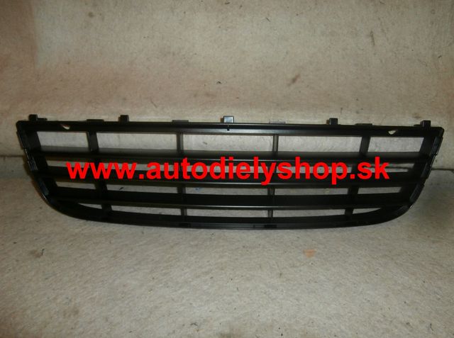 VW GOLF V KOMBI 09/05-09/10 kryt v nárazníku,Stred