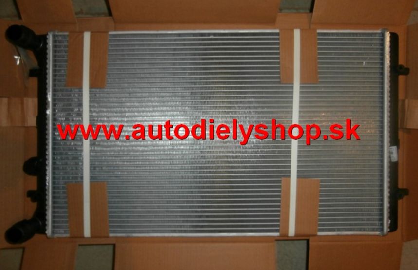 VW Golf IV 97-03 chladič vody 1,6-1,8-1,9TDi bez AC