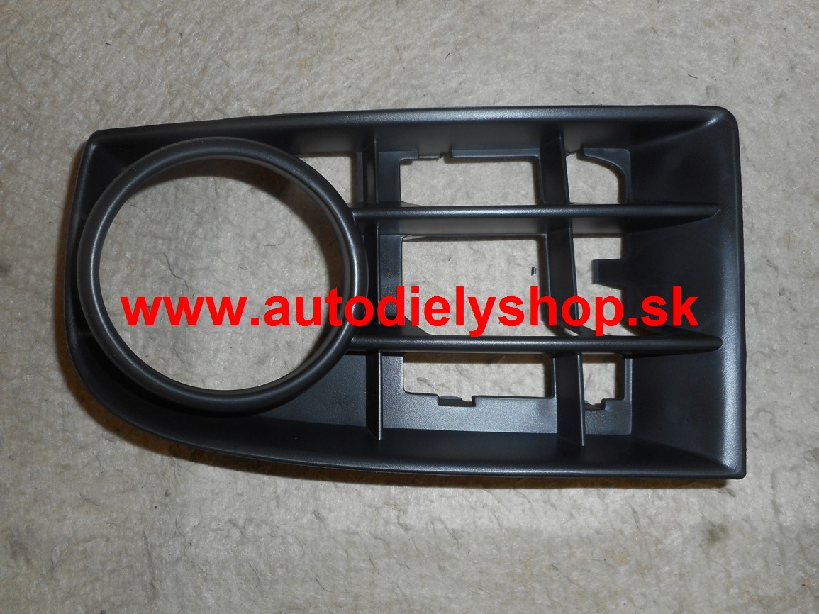VW Golf V 8/03-kryt v nárazníku s otvorom,Pravý 2,0TDi