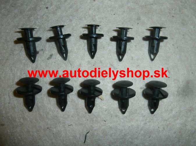 VW GOLF V KOMBI 09/05-09/10 príchytky krytov pod motor 10 ks