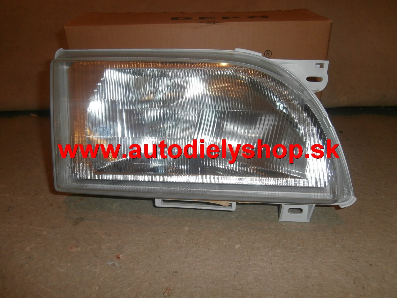  Ford Transit 10/94-2/00 svetlo H4 pravé 