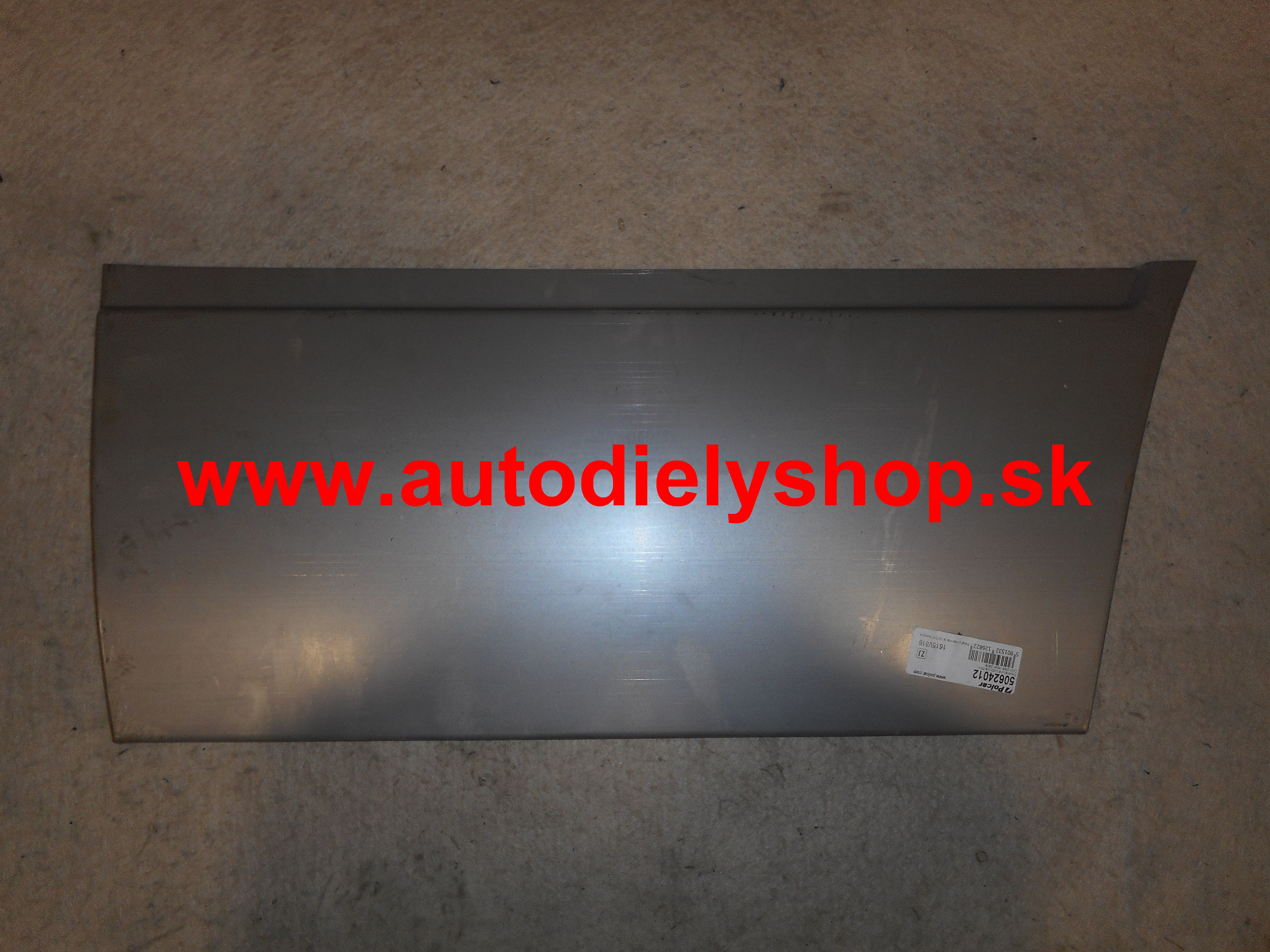 Mercedes SPRINTER 4/00-4/06 Plech predných dverí nízky pravý 