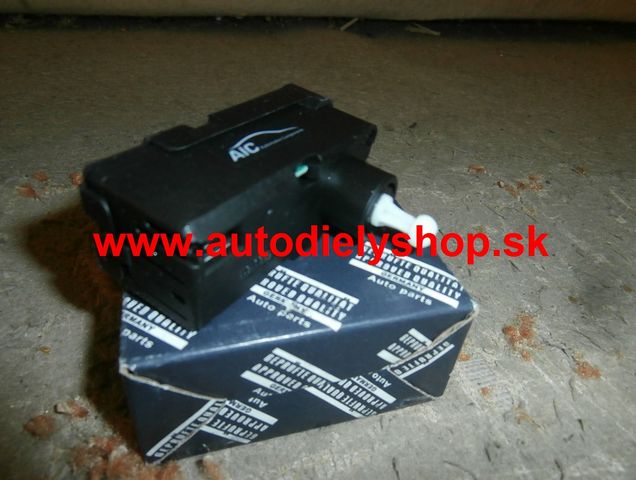 VW TRANSPORTER T5 4/03- motorček svetla Ľavý