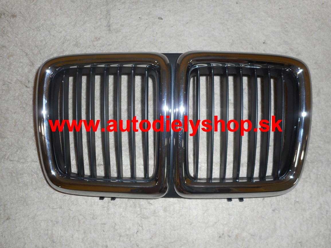 BMW 7 E32 10/86-8/94 predná maska /chróm/čierny/