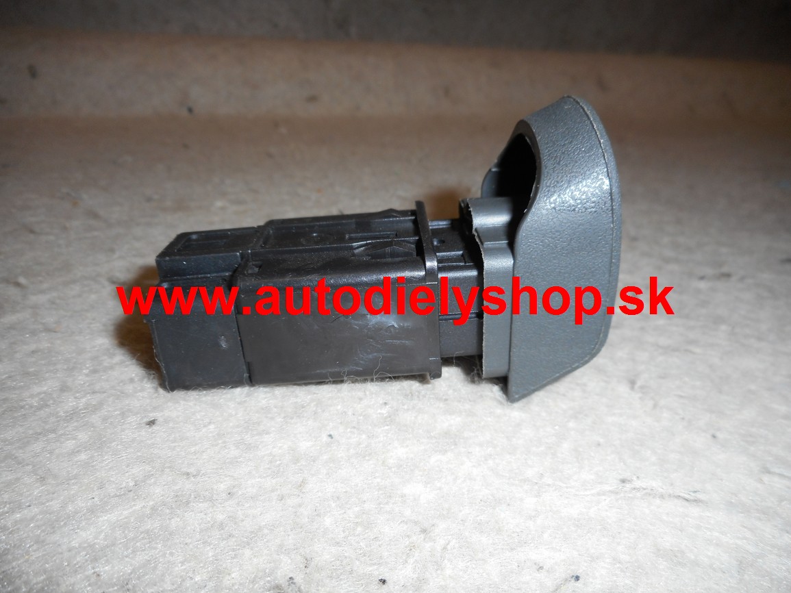 Renault Kangoo 4/03-08 spínač výstražných svetiel