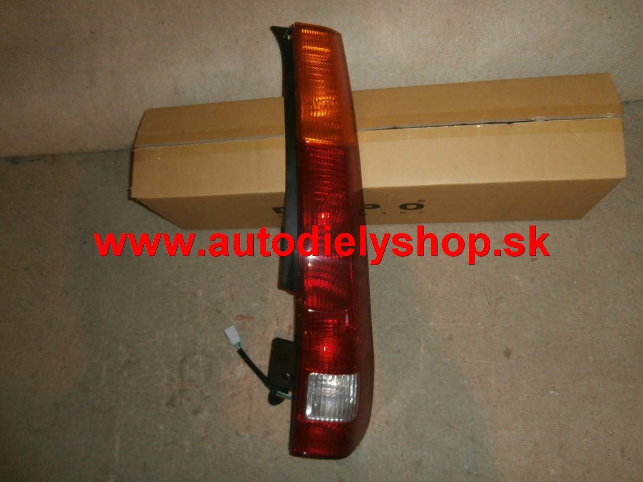  Honda CRV 3/02-04 zadné svetlo Pravé 	