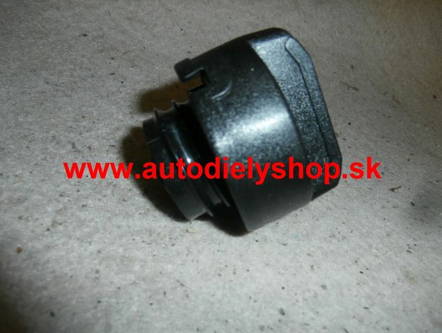 Subaru FORESTER 9/2002-1/2008 viečko nádrže do centralu