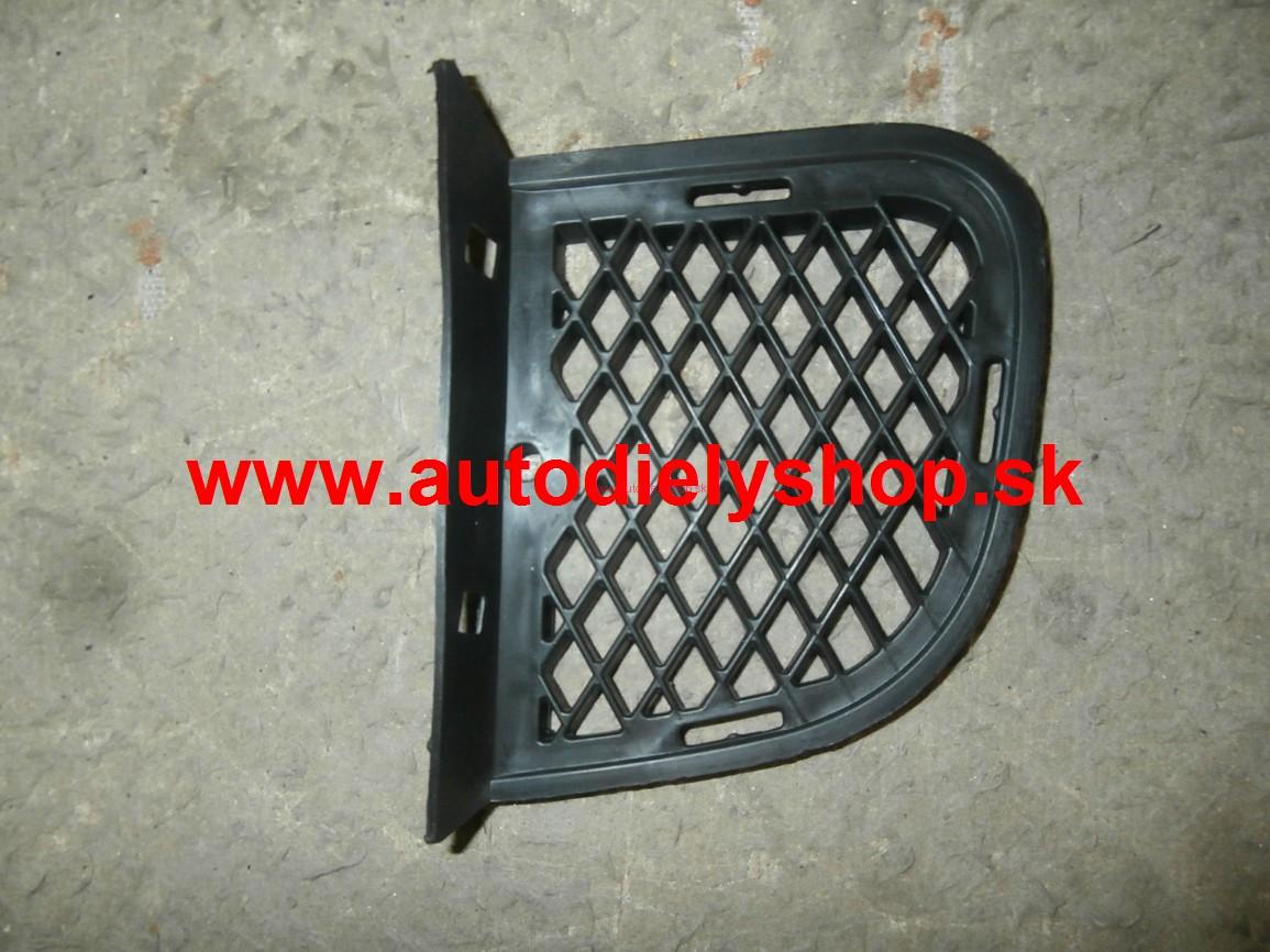 Hyundai TUCSON 04 -Mriežka do nárazníku pravá 