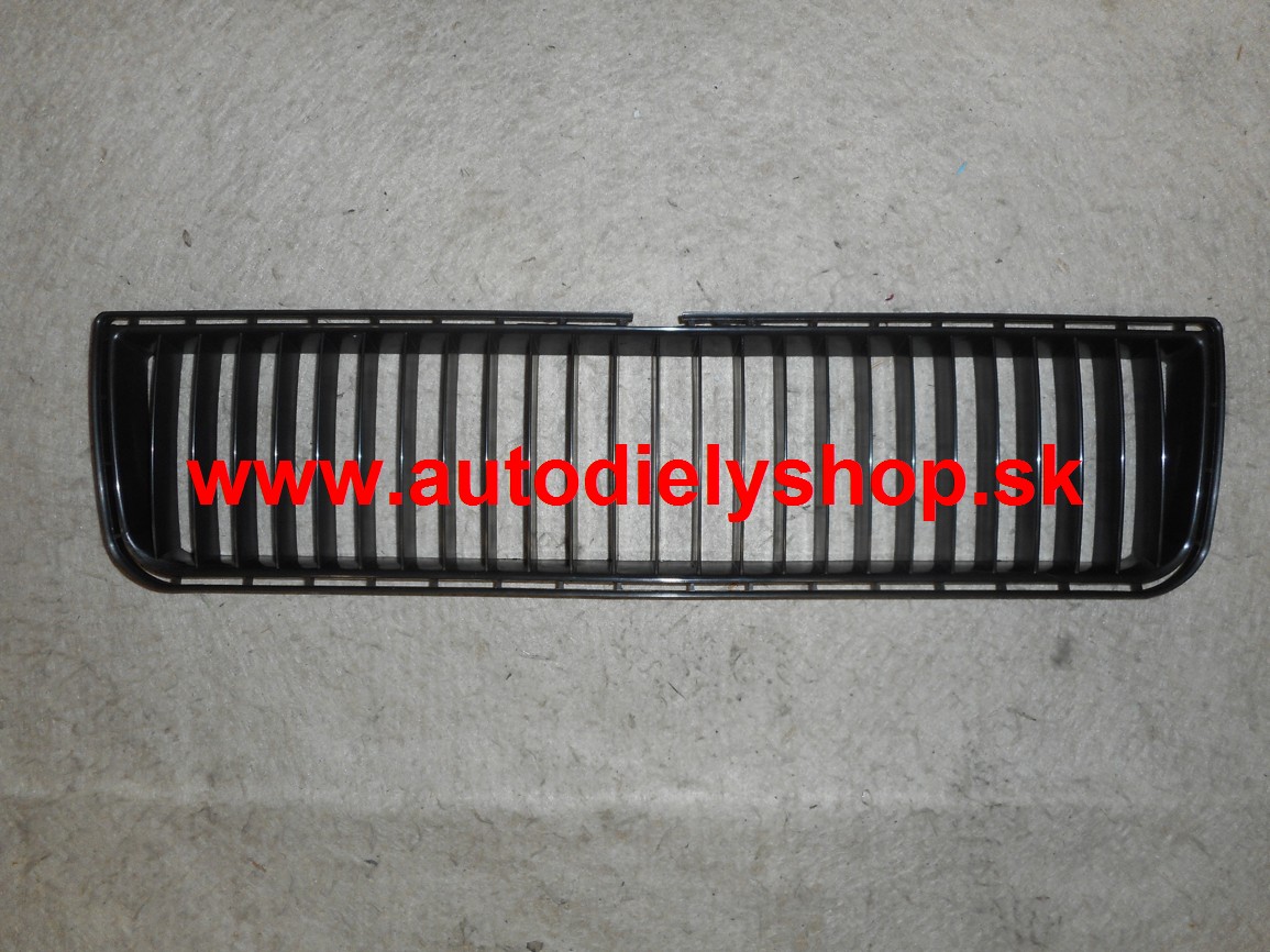 Škoda Octavia 9/00- kryt v nárazníku Stred