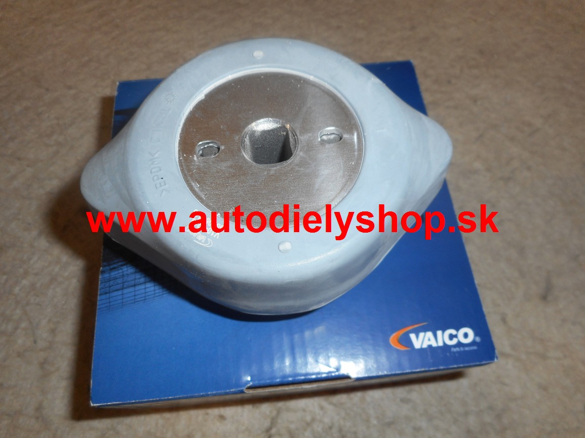 Škoda Superb 12/01-2/08 silenblok prevodovky  / VAICO /