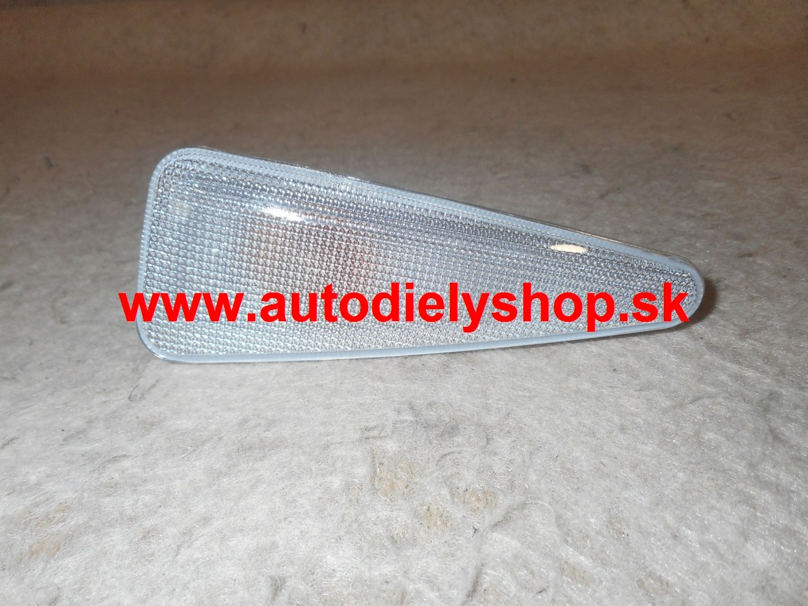 Dacia SANDERO 6/08 bočná smerovka P