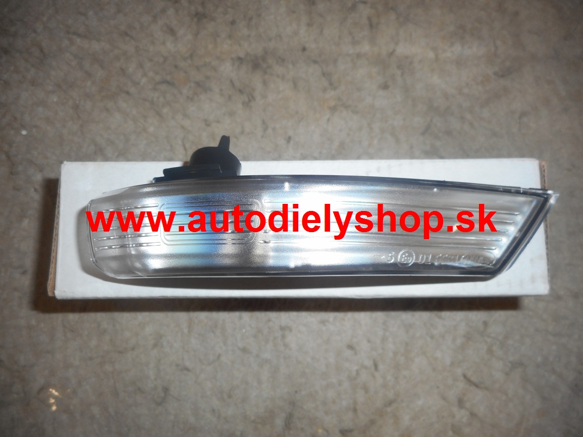 Ford FOCUS 3/2011-  bočná smerovka v zrkadle P