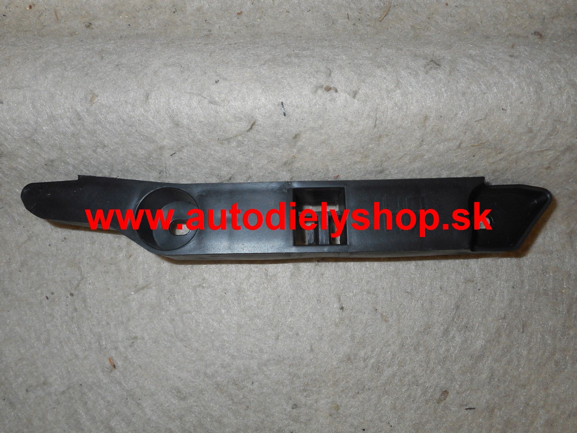 Ford FOCUS 2/2008- Držiak predného nárazníka pravý
